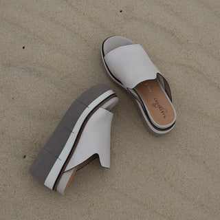 Flow Sandal