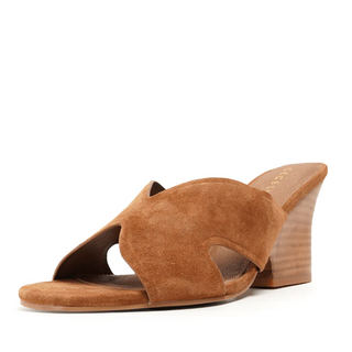 Faye Wedge