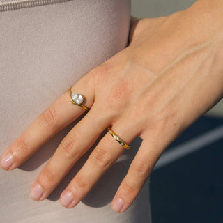 Brooks Sideways Cross Ring