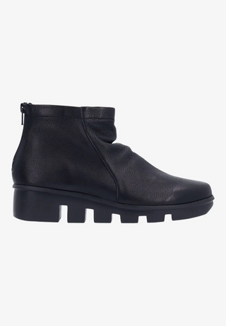 Hadirat Boot